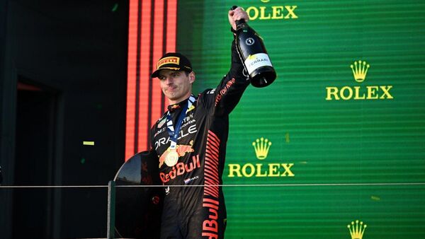 Max Verstappen más líder ganando en el caos de Melbourne