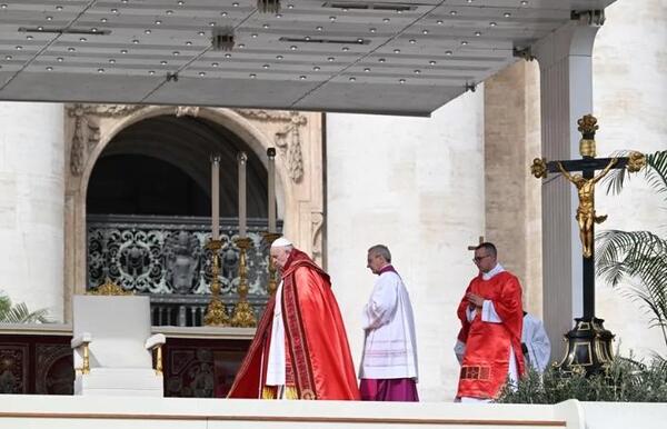 El papa, en su reaparición en Domingo de Ramos: “Nadie puede ser marginado” - San Lorenzo Hoy