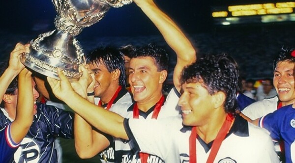 Diario HOY | Aquella histórica noche en que Olimpia hizo 2x1 en títulos internacionales