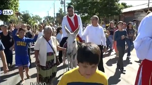 Multitudinaria concurrencia en misa por Domingo de Ramos en Luque - Noticias Paraguay