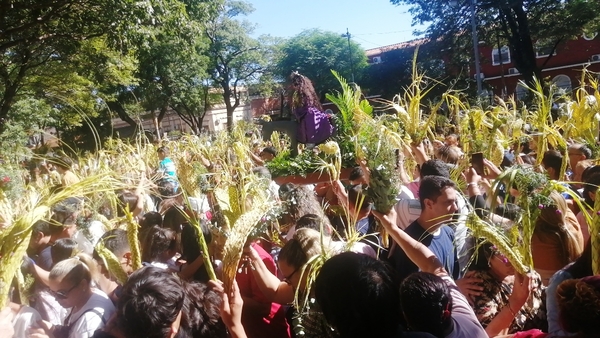 Emocionante entrada de la Semana Santa en Luque •