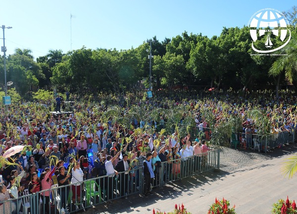 Servicio a los demás, el pedido del obispo de Caacupé en Domingo de Ramos - ADN Digital