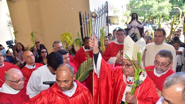 Cardenal oficia misa de Domingo de Ramos en Catedral Metropolitana