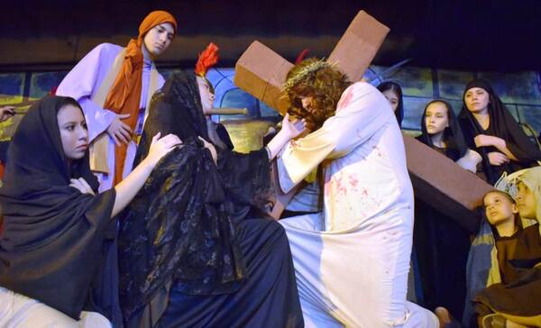 Luqueños revivieron la pasión y muerte de Jesús •