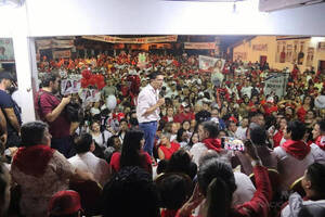 Santi Peña cerró su gira por Alto Paraná con un multitudinario acto
