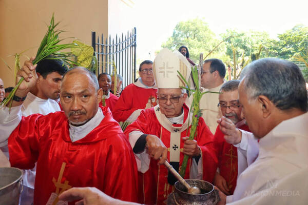 Domingo de Ramos: Obispo de Caacupé pide empezar la Semana Santa con humildad