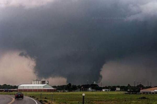 Ascienden a 26 los muertos por las fuertes tormentas y tornados en EE.UU - .::Agencia IP::.