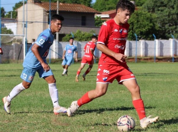 Sub 19: Con cuatro victorias y dos empates - APF