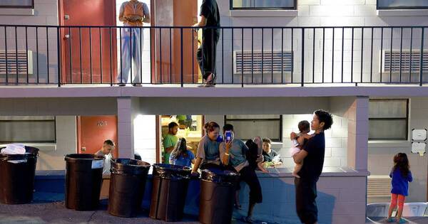 La Nación / Ecuador mantendrá plan para regularizar a venezolanos, según nuevo canciller