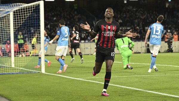 El Milan golea a domicilio al Napoli