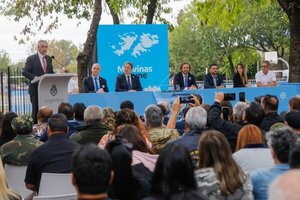 Presidente Fernández encabeza acto a 41 años de la Guerra de Malvinas - ADN Digital
