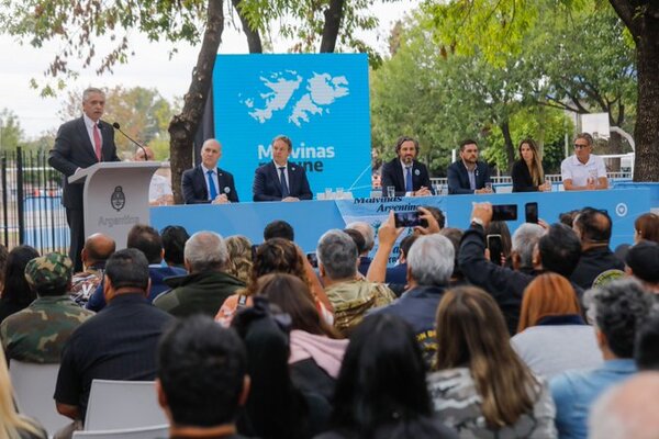 Presidente Fernández encabeza acto a 41 años de la Guerra de Malvinas - ADN Digital