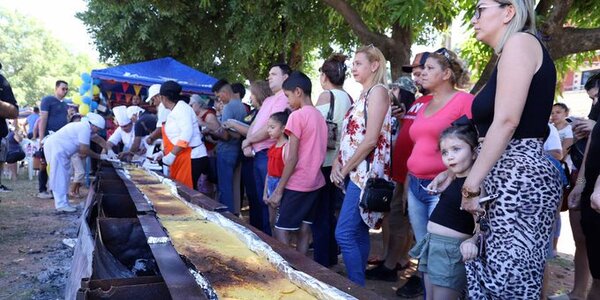 La sopa paraguaya más grande del mundo se cocinó en Luque