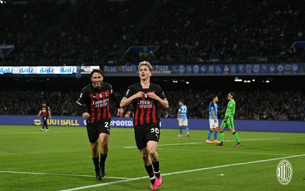 Versus / Milan dio la sorpresa y "destrozó" de visitante al líder Napoli