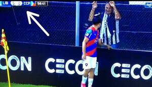 [VIDEO] Cerro: Lo que hizo Claudio Aquino con un liberteño ¡en plena goleada!