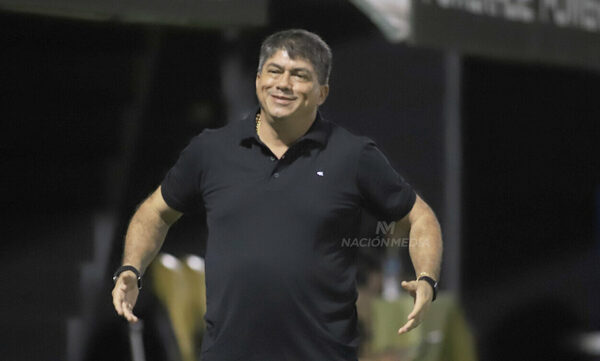 Versus / Otro DT que se va: Roberto "Tiburón" Torres ya no es entrenador de Guaireña
