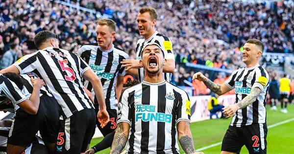 La Nación / Newcastle golpea a United