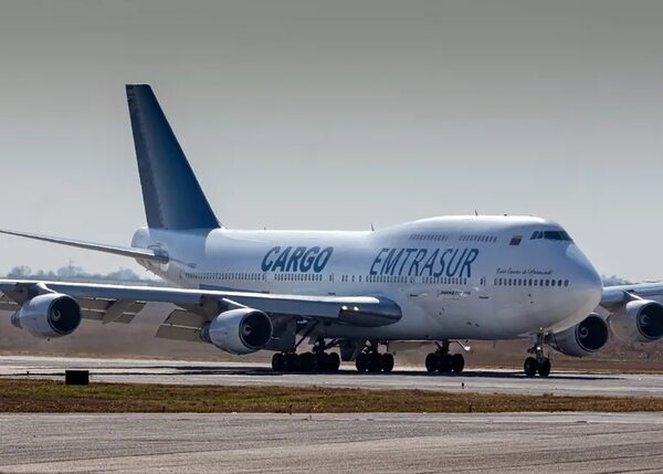 Agentes norteamericanos mantienen el avión iraní retenido en Argentina - Mundo - ABC Color