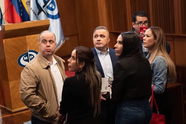 Aumentan a 44 los detenidos por trama de corrupción en Venezuela - Mundo - ABC Color