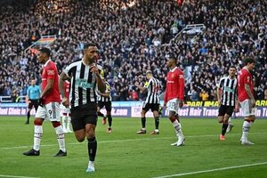 Newcastle supera al Manchester United y se mete en puestos de Champions - Fútbol Internacional - ABC Color