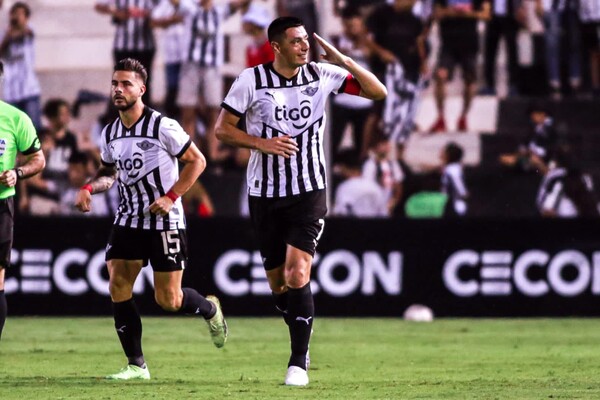 Libertad golea y se mantiene solo en la cima de la tabla - Unicanal