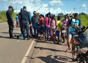 Motociclista muere luego de chocar por un camión de gran porte sobre la ruta PY08 - Radio Imperio