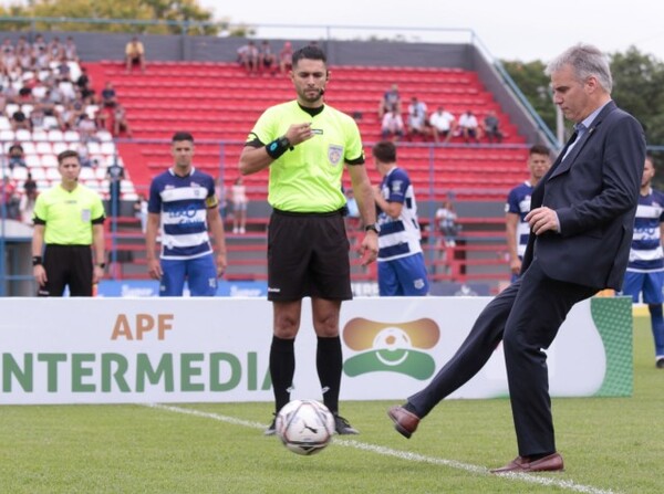 Se puso en marcha el torneo de la División Intermedia - .::Agencia IP::.