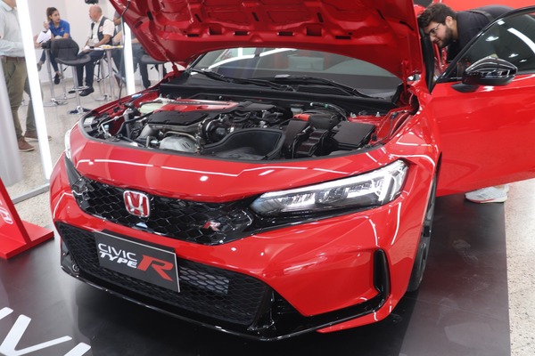 Vicar presentó tres nuevos modelos de Honda: el Civic e: HEV, Type-R y la CR-V | Empresas | 5Días