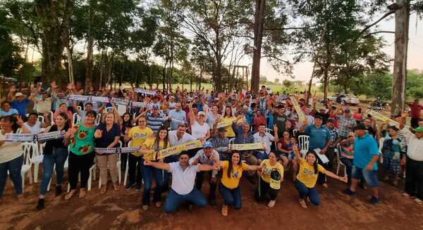 DEL PILAR VAZQUEZ Y GLADYS RIVAROLA UNEN FUERZAS EN RECORRIDO POR EL NORDESTE - Itapúa Noticias
