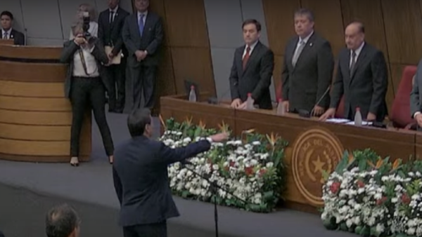 Gustavo Santander jura como nuevo ministro de la Corte