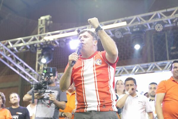 Daniel Mujica repudia “maniobra” de encuestadora Ati Snead
