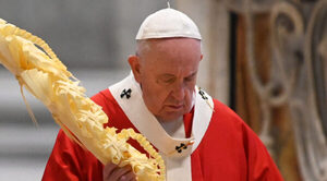 El papa agradece las oraciones por su salud tras presidir la misa de Ramos - Oasis FM 94.3