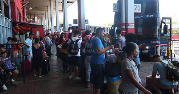 La Nación / Estiman que unas 50 mil personas pasarán por la Estación de Buses en Semana Santa