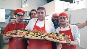 Inauguraron en Italia una pizzería atendida por jóvenes con autismo