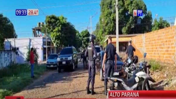 Falsos policías asaltan una vivienda en Ciudad del Este - Noticias Paraguay