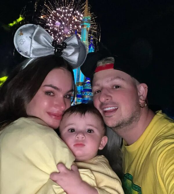 Stephi Stegman, emocionada al visitar Disney con su familia - Gente - ABC Color