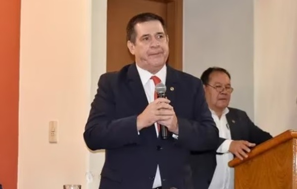 Gobierno de Mario Abdo 'alienta' sanciones de EE.UU. contra Cartes, según abogado