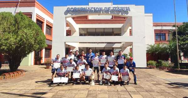 Gobierno Departamental reconoce a campeones del Club Sportivo San Pedro FBC