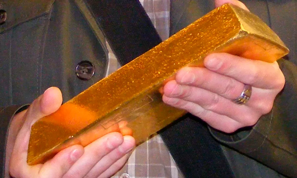 Sortearán lingote de oro por las entradas en una fiesta - Noticiero Paraguay
