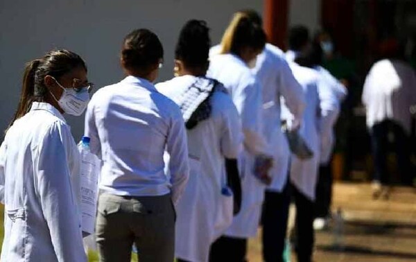 Acusan al Cones por aplazos masivos en Brasil de médicos egresados en Paraguay – Prensa 5