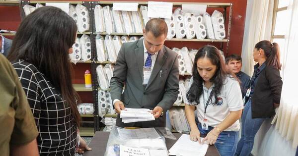 La Nación / TSJE remitirá desde este martes los materiales electorales al extranjero