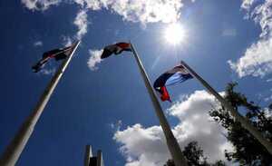 La decisión de Standard & Poor’s de mantener estable la calificación crediticia de Paraguay refleja confianza en la economía local - Revista PLUS