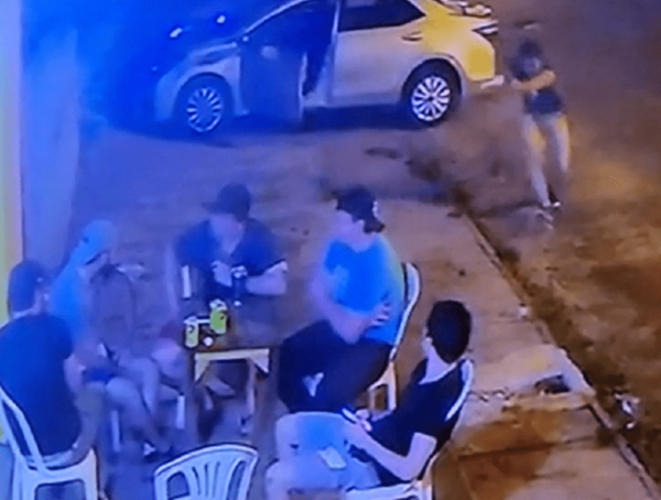 Agente del Grupo Lince detenido por disparar a un joven egresó de forma vitual · Radio Monumental 1080 AM