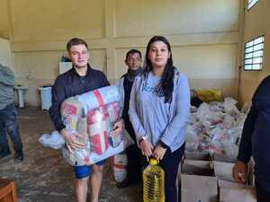 Pescadores de Itapúa reciben kits de alimentos por parte de Yacyretá - .::Agencia IP::.