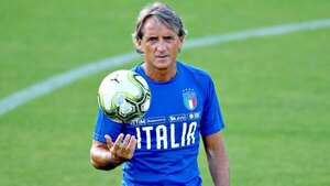 Versus / "Hay que reducir la cantidad de partidos": El lamento del DT de Italia por el Mundial de 48 equipos