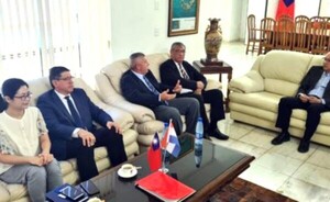 Autoridades de la UNE y Cónsul de Taiwán se reúnen con miras a acuerdo