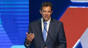 Fernando Haddad, ministro de Hacienda de Brasil se plantea aplicar impuestos a las apuestas y al comercio por internet - Revista PLUS