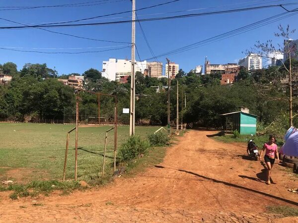 Nivel del río Paraná desciende casi 10 metros y ya no hay casas inundadas - ABC en el Este - ABC Color