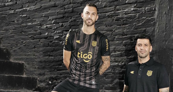 Versus / La nueva piel aurinegra y una edición especial por los 120 años