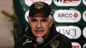 El fútbol mexicano cae en lo amateur, dice Tuca Ferretti